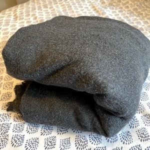 Oversized grey scarf